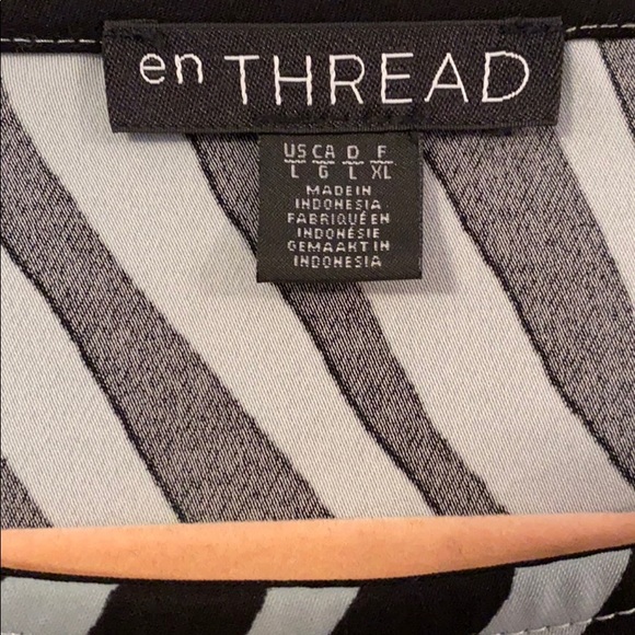 en Thread Large Zebra Print Blouse - Picture 2 of 7